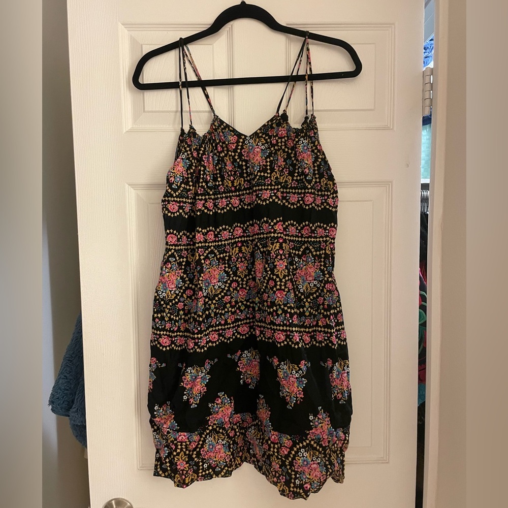 Zimmermann cotton beach dress size 1 (US 6, AU 10) fairly roomy, with pockets